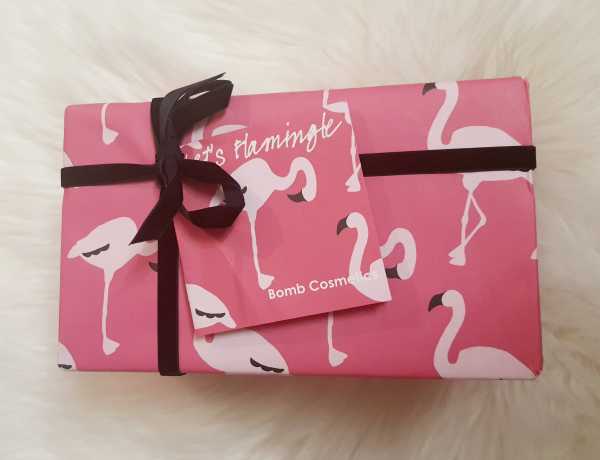 Coffret Bomb Cosmétics let's flamingle