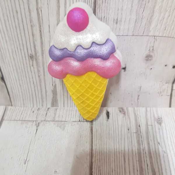 The Soap Sisters - Ice cream Parlour bath bomb