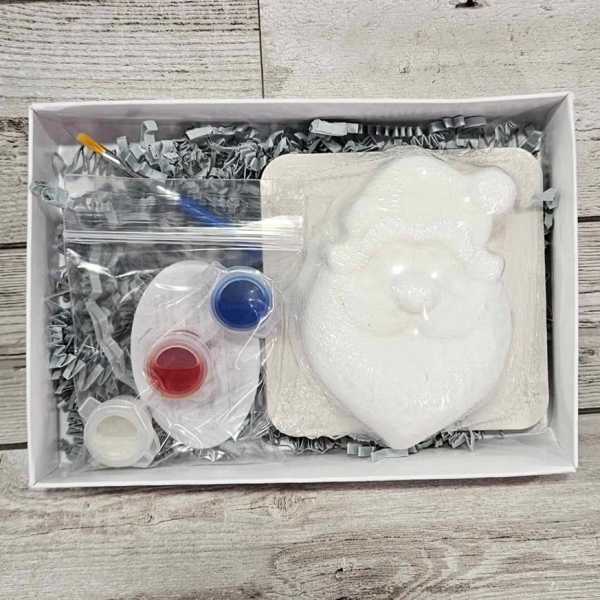 The Soap Sisters - Paint your own Christmas bath bomb kit